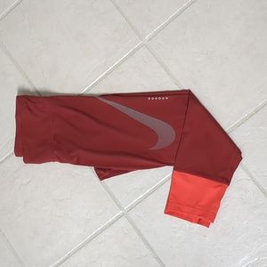 Nike Crop Leggings 💚💚 2 for $40💚💚